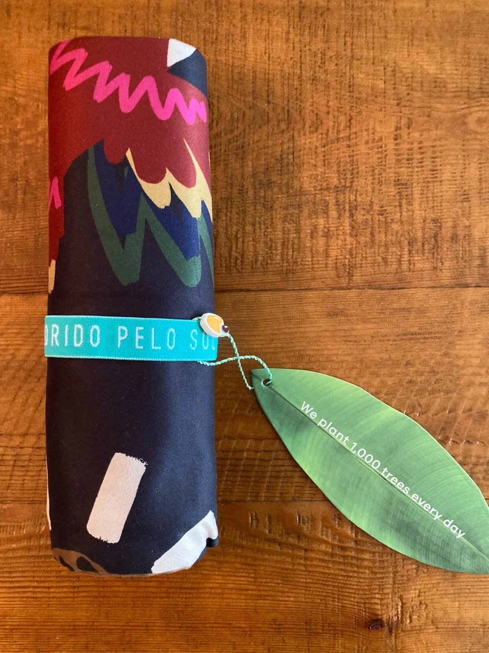 NEW RARE FARM Rio Tropycalia Towel w/ Strap Tropical Bird Leopard Fruit 39 x 59